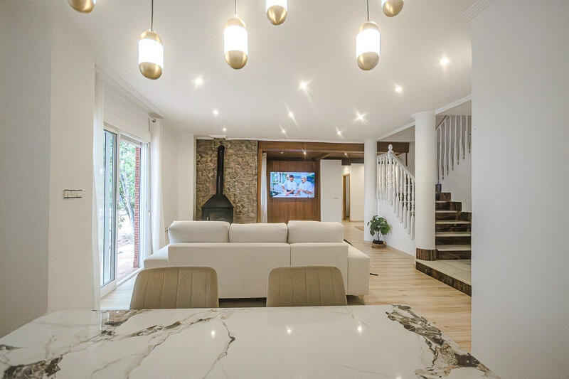5 bedroom Country House for sale