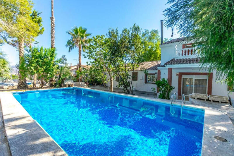 Villa à vendre dans Orihuela, Alicante