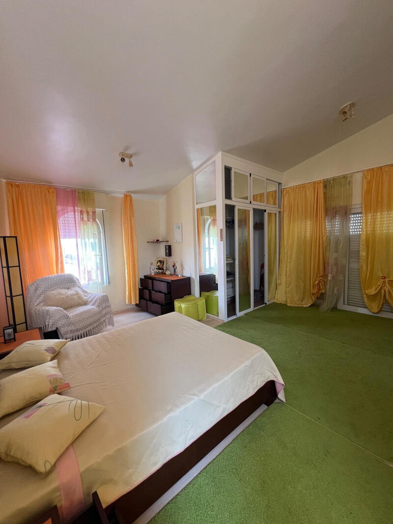 7 bedroom Villa for sale