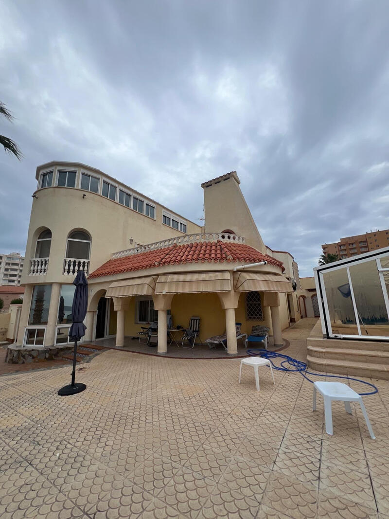 7 bedroom Villa for sale