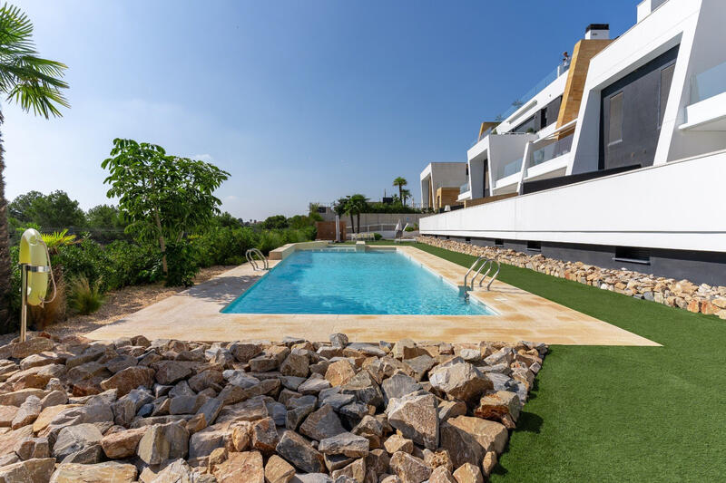 3 bedroom Apartment for sale
