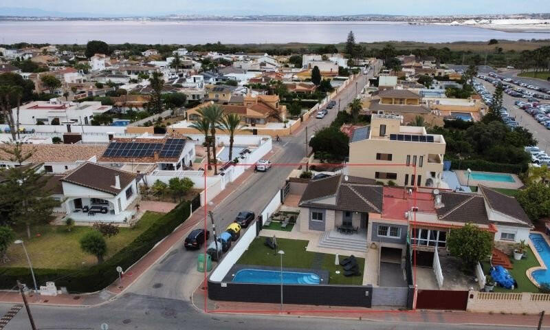 Villa à vendre dans Torrevieja, Alicante