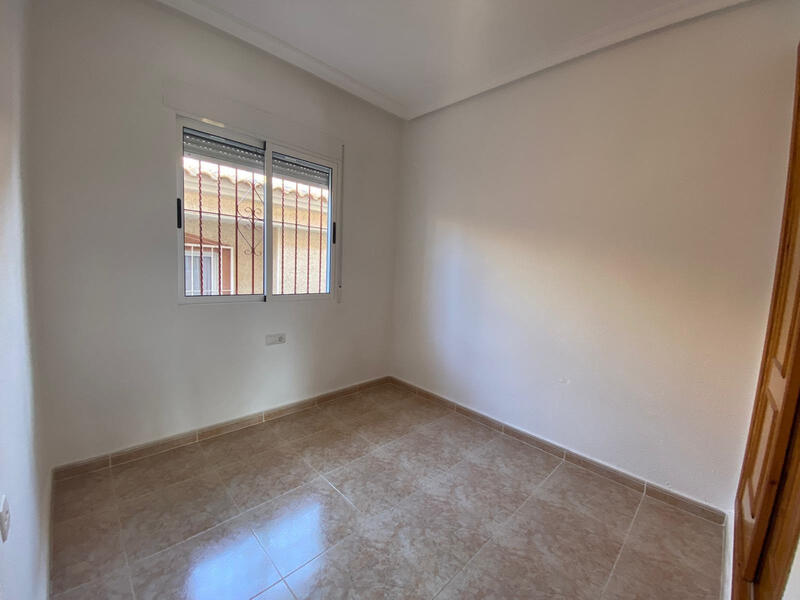 3 slaapkamer Gezinswoning Te koop