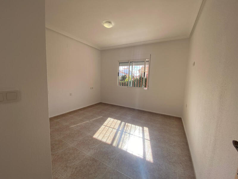 3 slaapkamer Gezinswoning Te koop