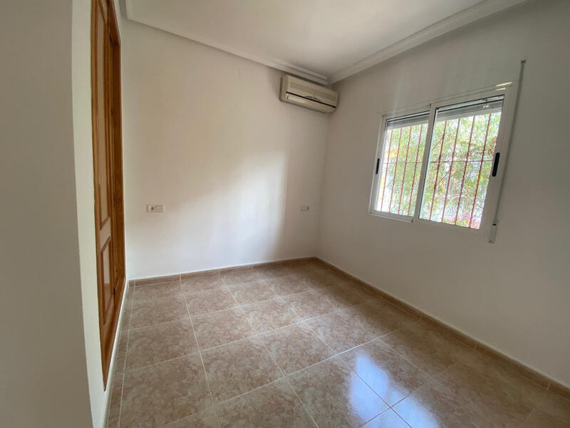3 slaapkamer Gezinswoning Te koop