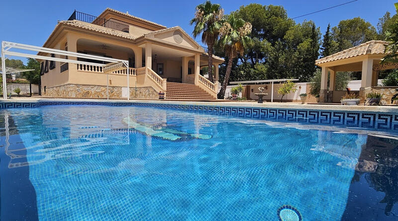 5 slaapkamer Villa Te koop