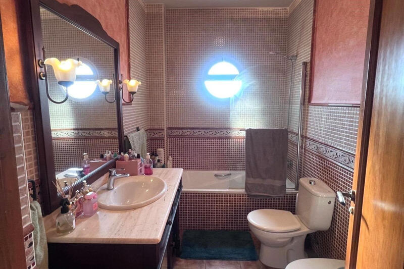5 bedroom Villa for sale