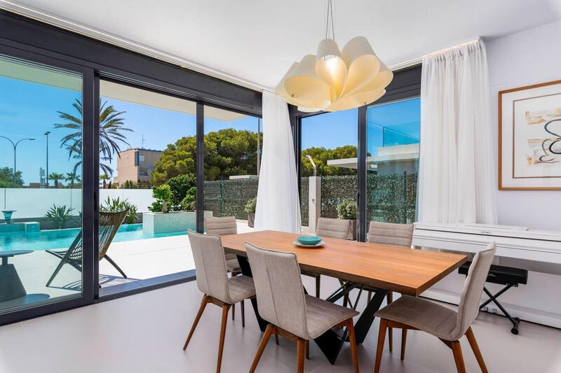 4 slaapkamer Villa Te koop