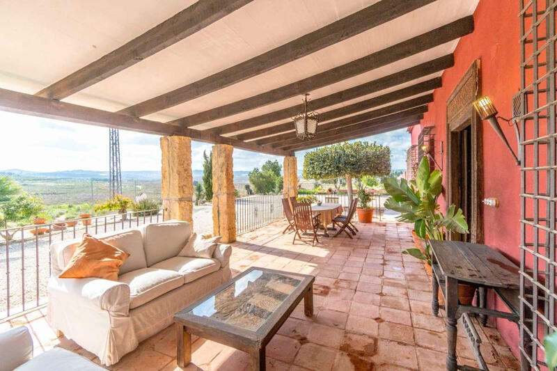 4 bedroom Country House for sale