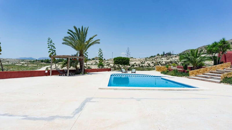 4 bedroom Country House for sale