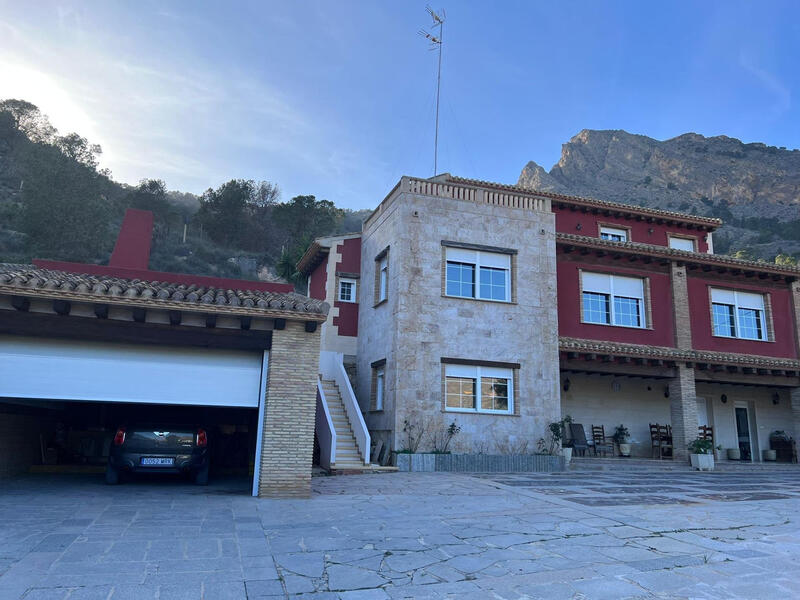 4 bedroom Villa for sale
