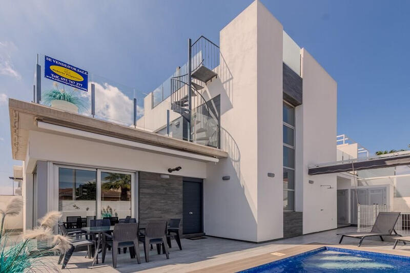 Villa en venta en Daya Vieja, Alicante