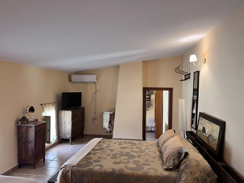 3 bedroom Country House for sale