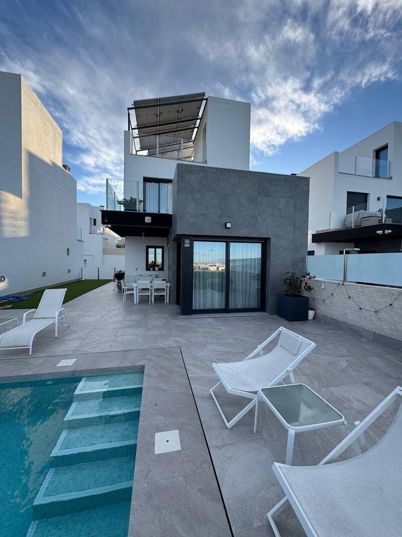 3 Cuarto Villa en venta