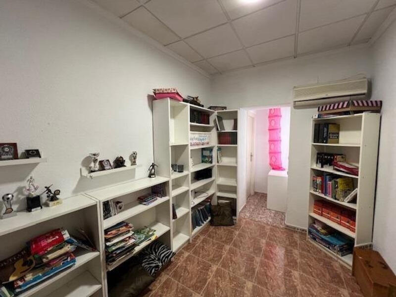 3 slaapkamer Gezinswoning Te koop