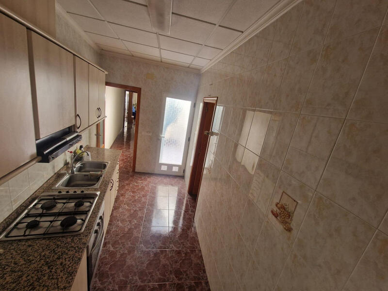 4 slaapkamer Gezinswoning Te koop
