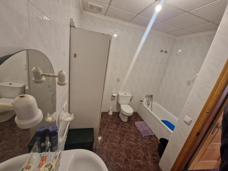 4 slaapkamer Gezinswoning Te koop