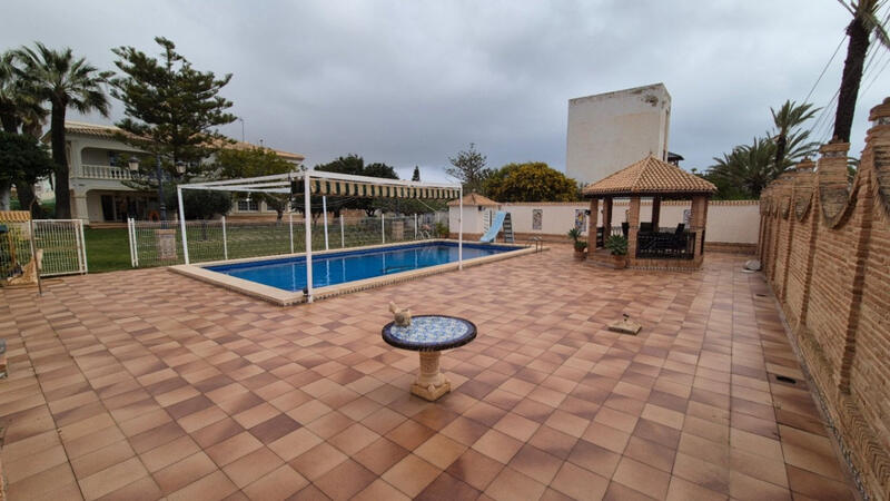 7 chambre Villa à vendre