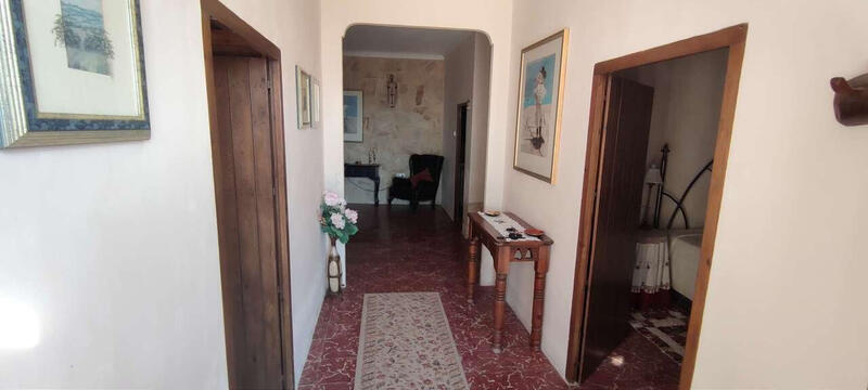 5 soveværelse Landsted til salg