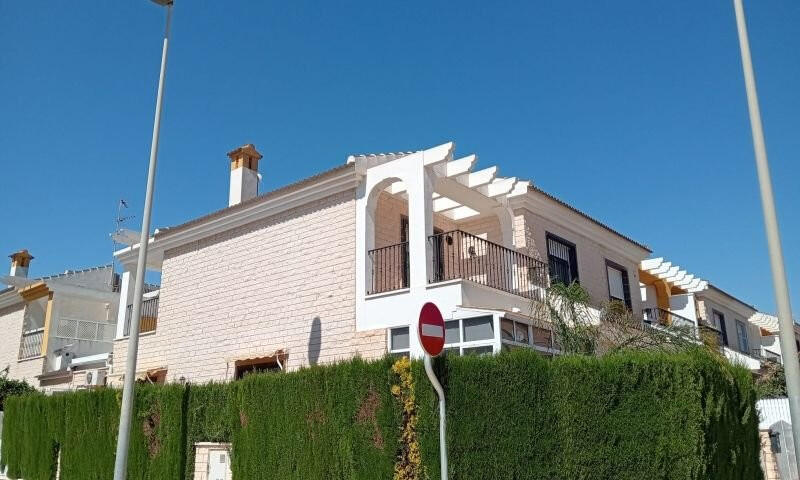 4 Cuarto Villa en venta