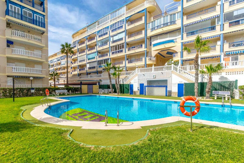 Lejlighed til salg i Los Arenales del Sol, Alicante
