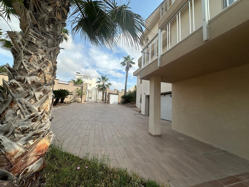 4 sovrum Villa till salu