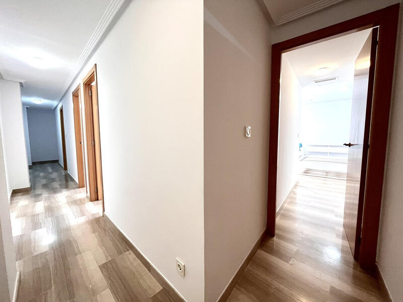 4 Schlafzimmer Appartement zu verkaufen