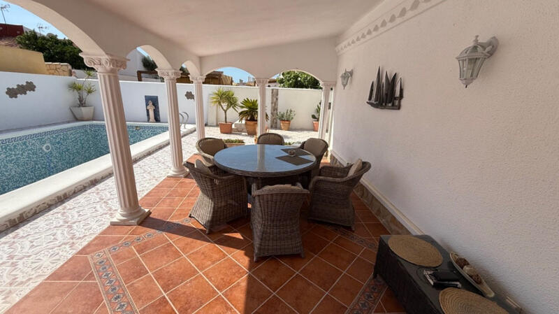 3 slaapkamer Villa Te koop