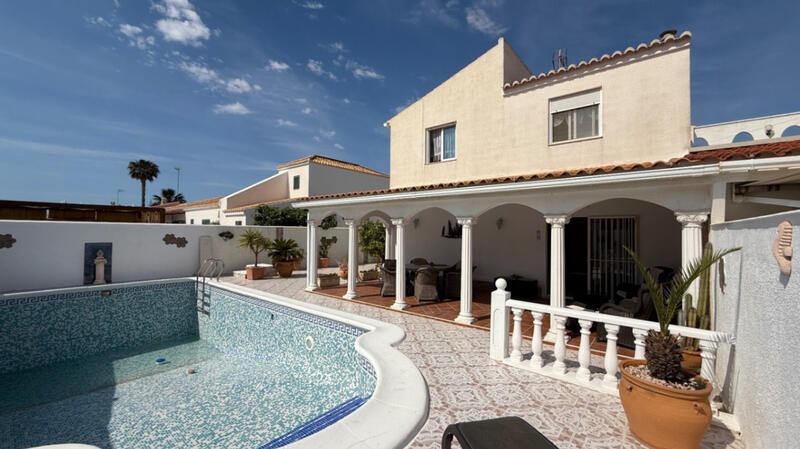 3 slaapkamer Villa Te koop