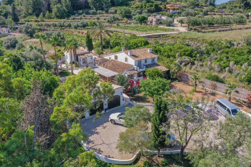 5 bedroom Villa for sale