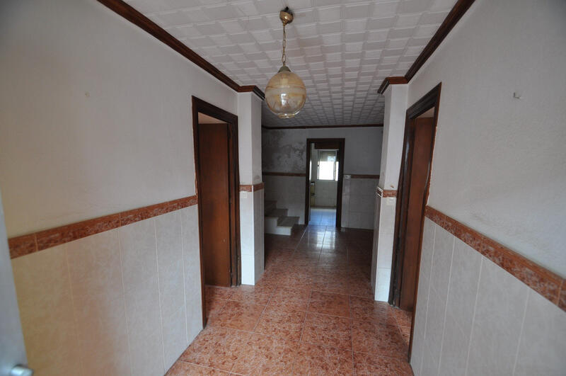 4 bedroom Townhouse for sale