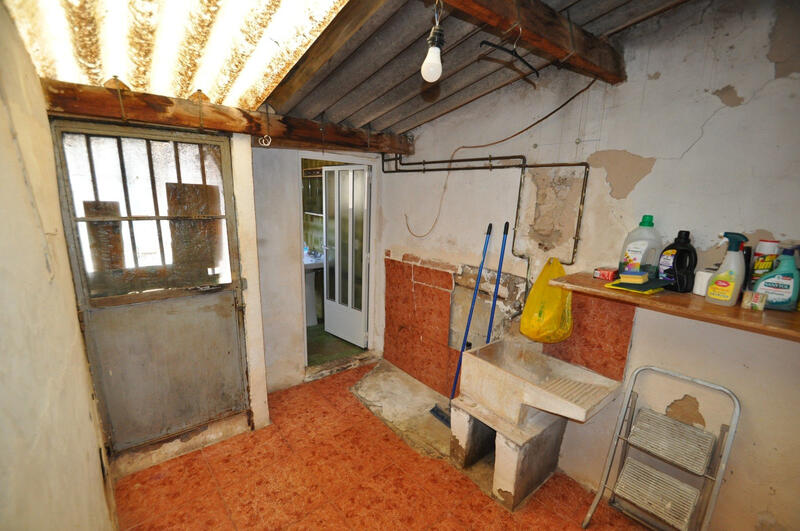 4 bedroom Townhouse for sale
