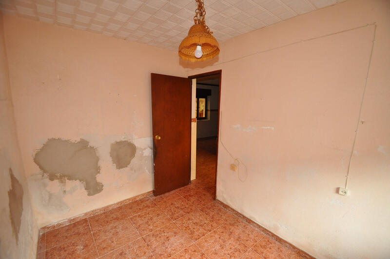 4 bedroom Townhouse for sale
