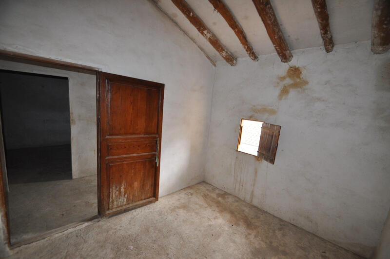4 bedroom Townhouse for sale