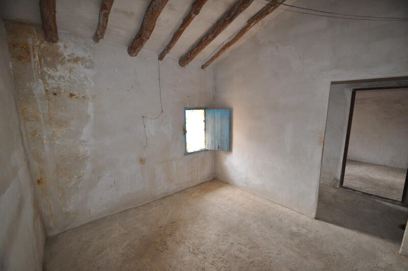 4 bedroom Townhouse for sale