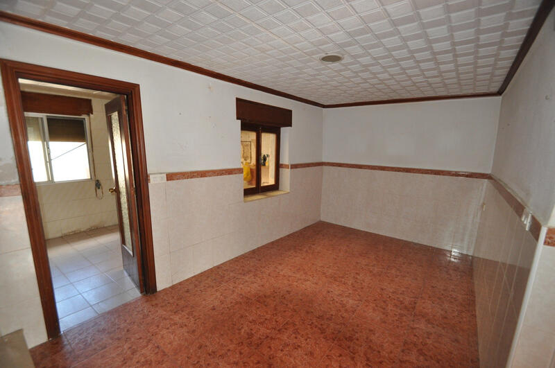 4 bedroom Townhouse for sale