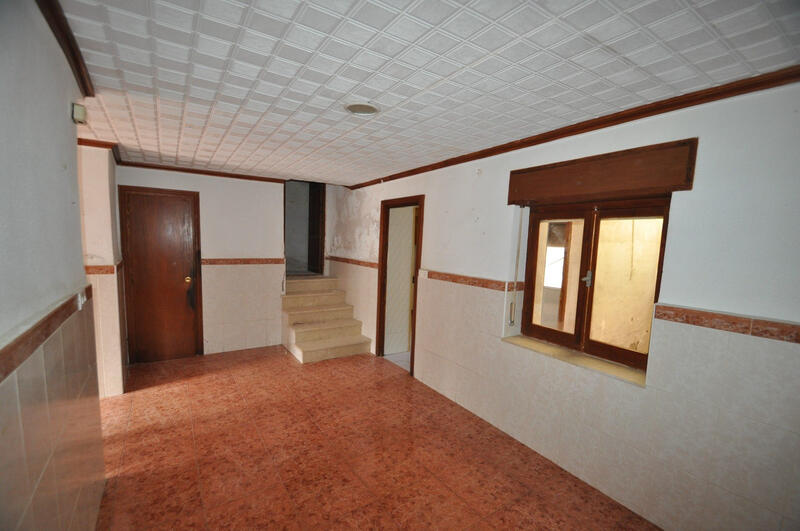 4 bedroom Townhouse for sale