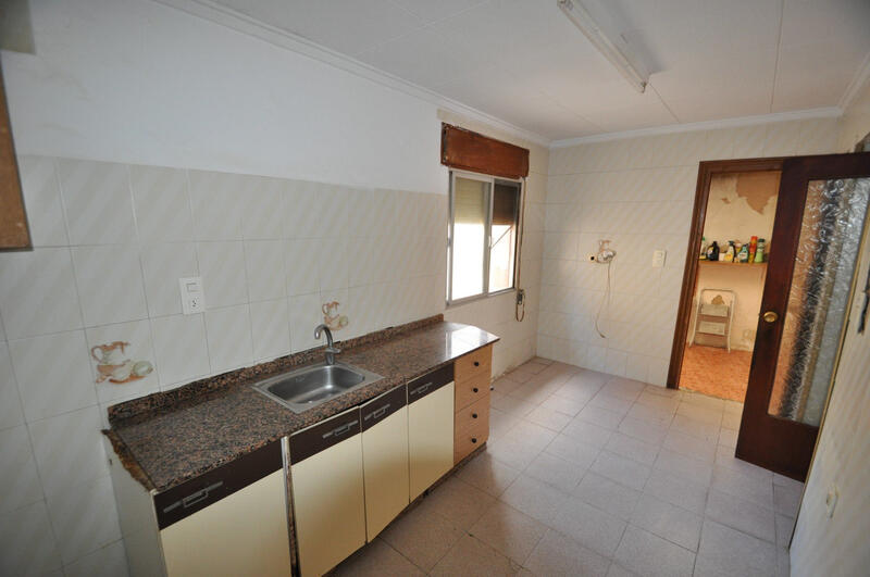 4 bedroom Townhouse for sale