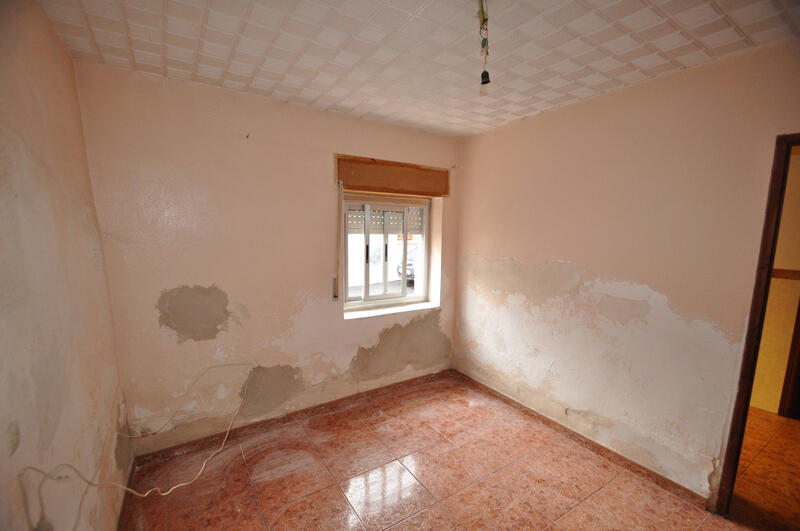 4 bedroom Townhouse for sale