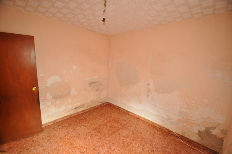 4 bedroom Townhouse for sale