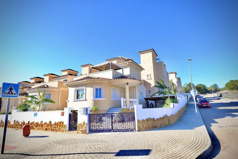 4 Cuarto Villa en venta
