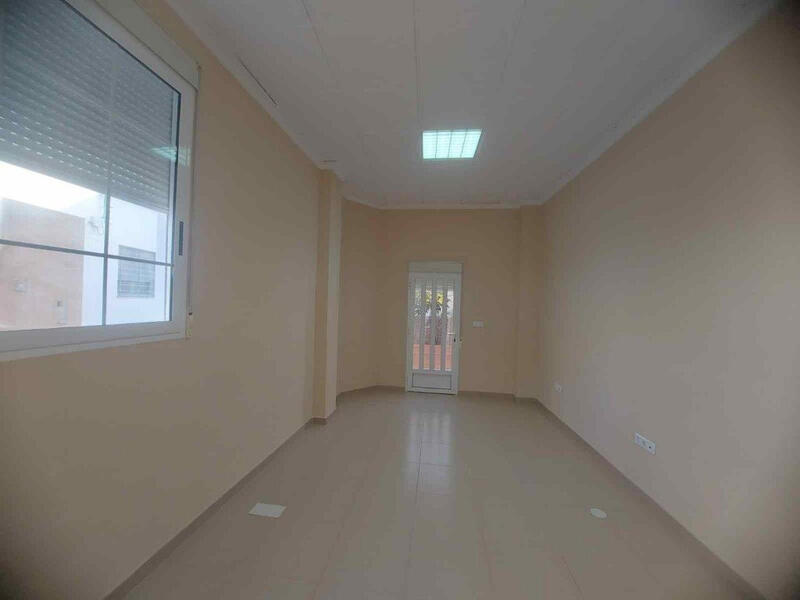 3 slaapkamer Gezinswoning Te koop