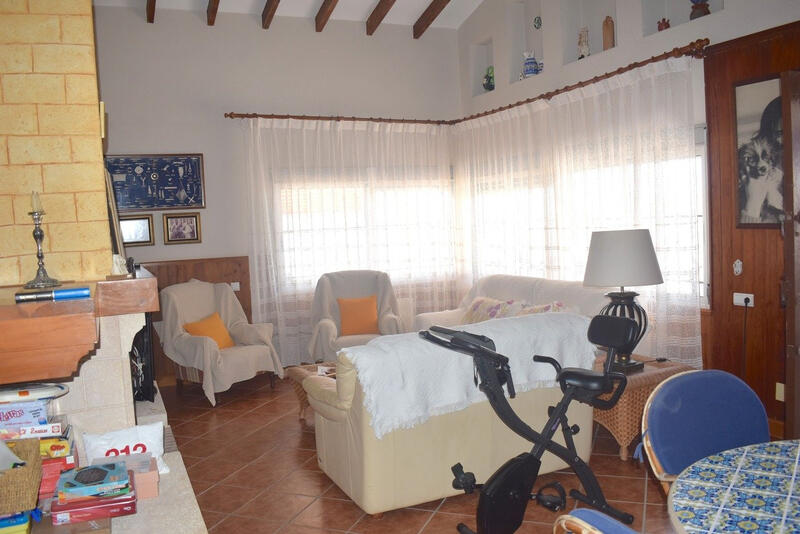 6 bedroom Villa for sale