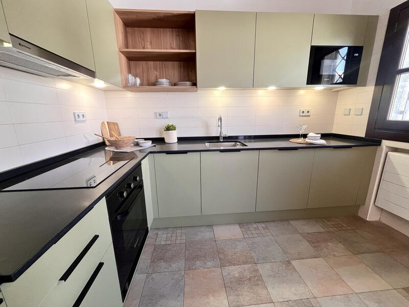2 slaapkamer Gezinswoning Te koop