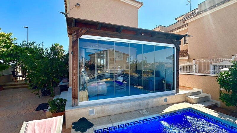4 slaapkamer Villa Te koop
