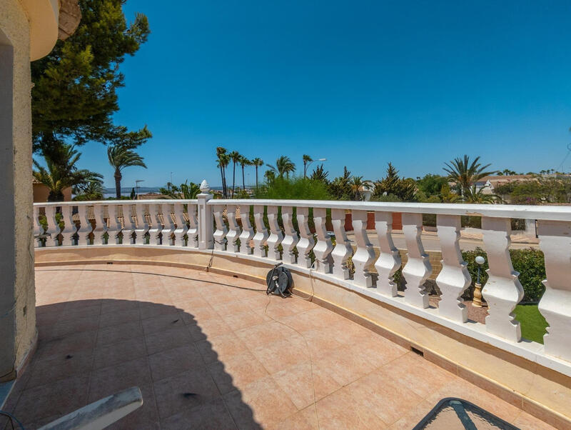 4 Cuarto Villa en venta