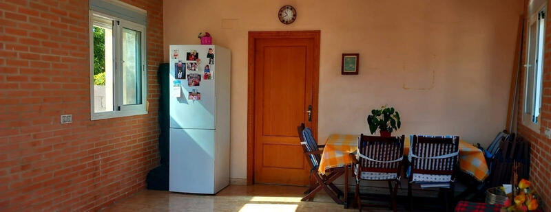 5 bedroom Townhouse for sale