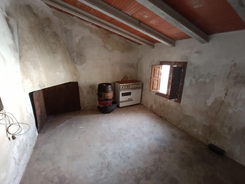 4 bedroom Townhouse for sale