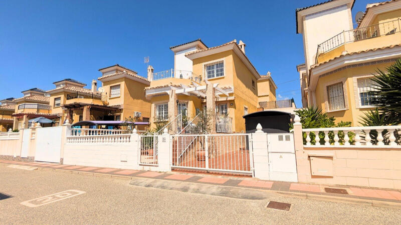 3 спальная комната вилла продается