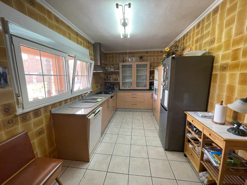 6 bedroom Villa for sale